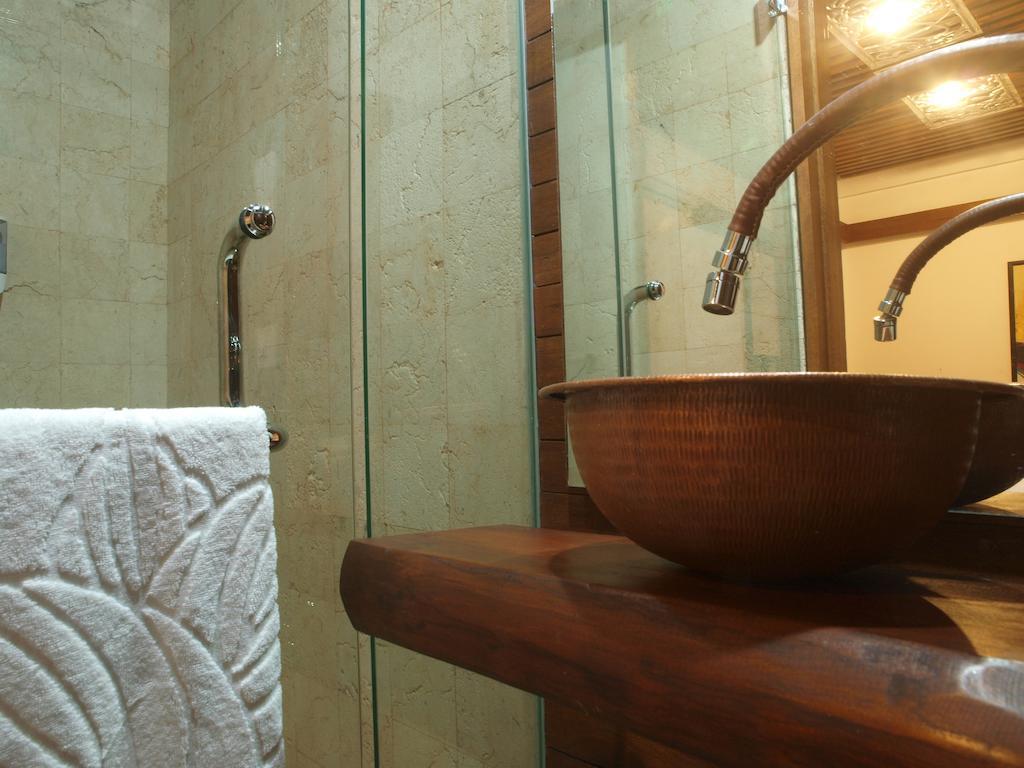 Flores Gallery Hotel Bandung Zimmer foto
