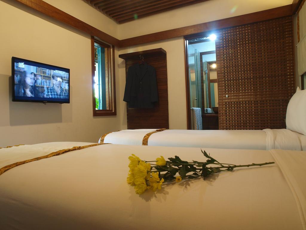 Flores Gallery Hotel Bandung Zimmer foto