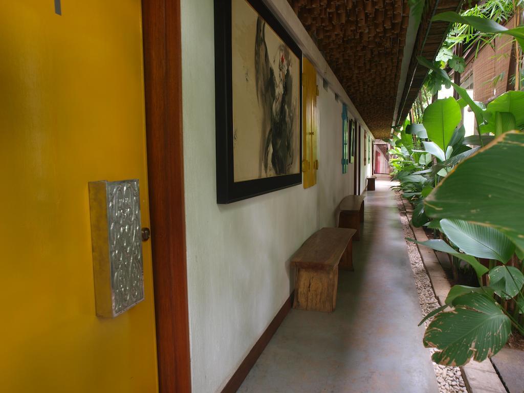Flores Gallery Hotel Bandung Exterior foto