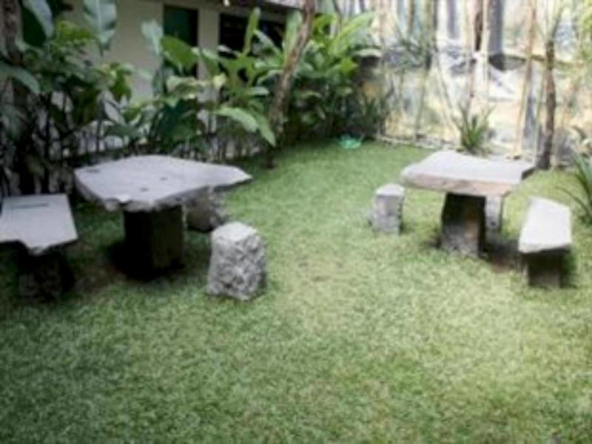 Flores Gallery Hotel Bandung Exterior foto